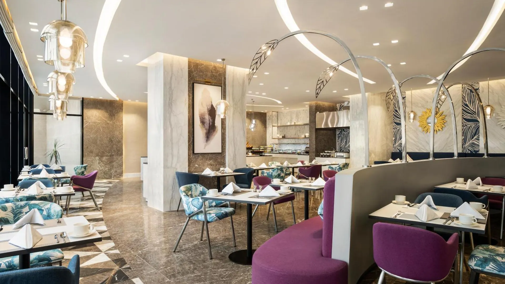 Mercure Riyadh Al Anoud 4*,